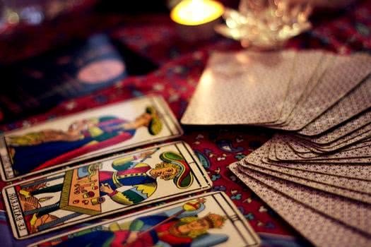 voyance-cartomancie-tirage-de-carte